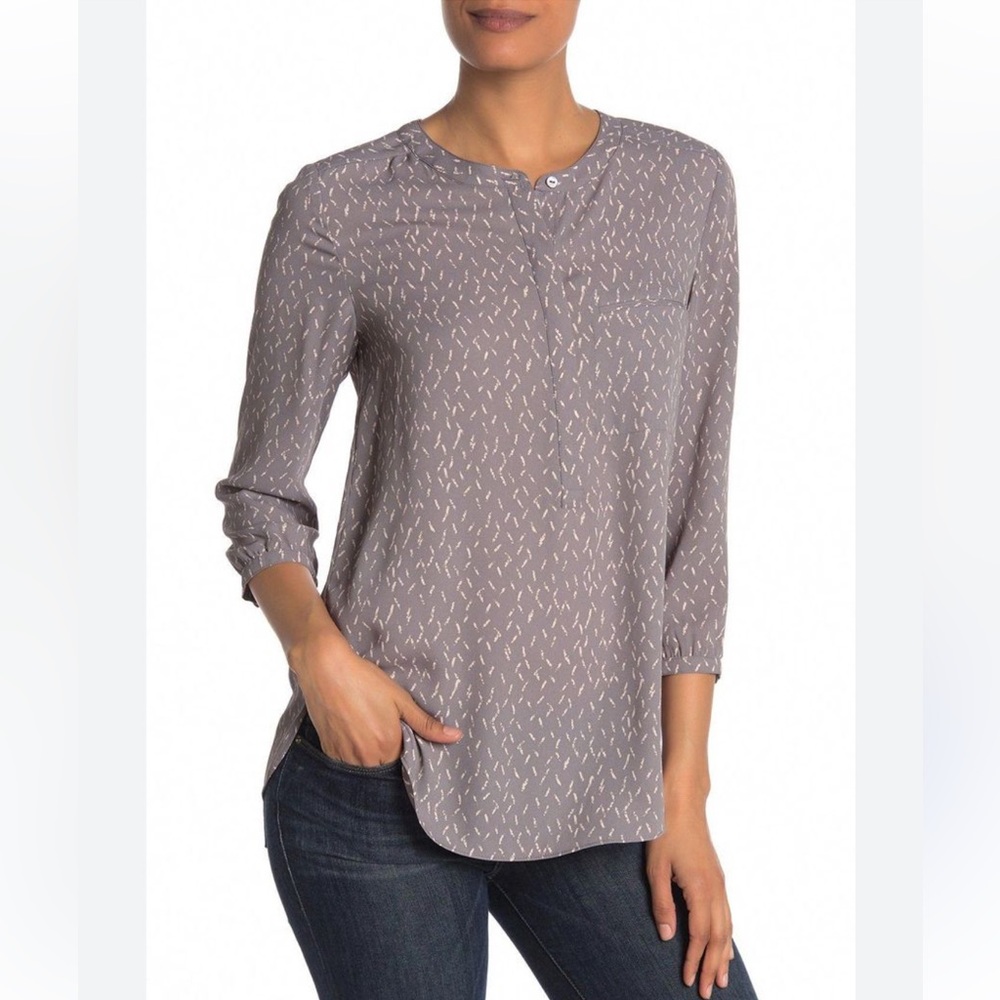 Like New NYDJ Button-Front Tunic-style Blouse